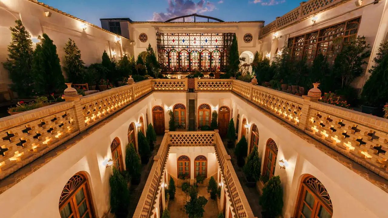عمارت قصر منشی